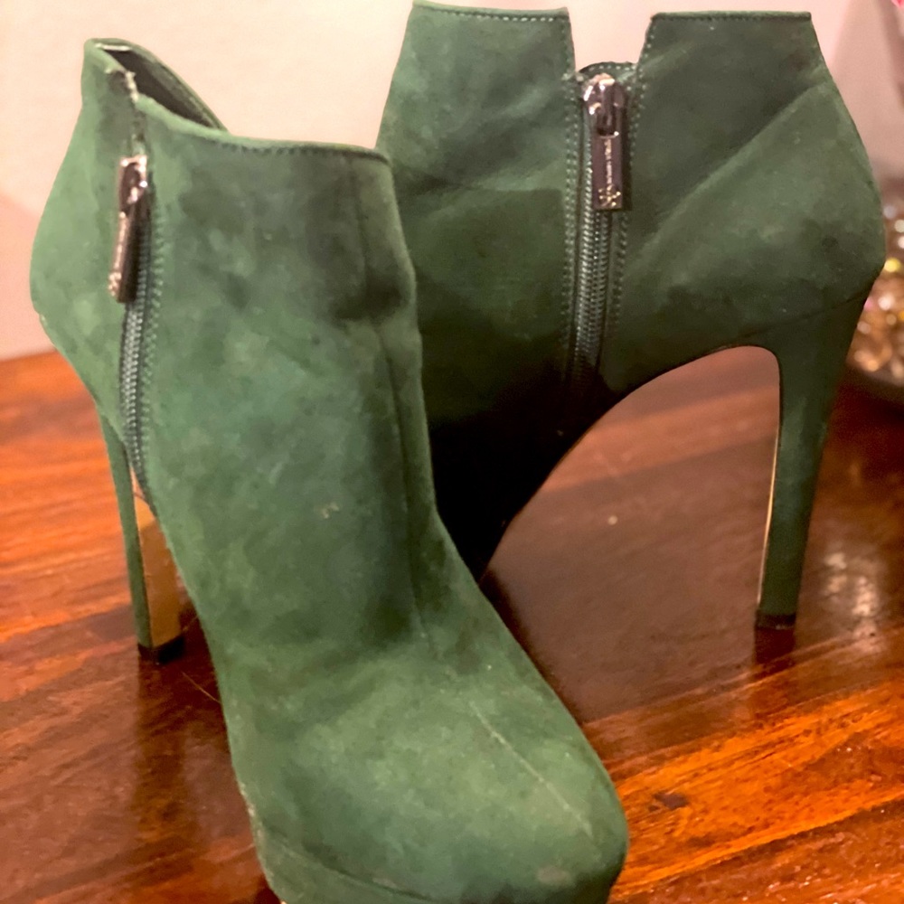 Jessica Simpson Bootie, fun color and comfortable Sz 36/36.5